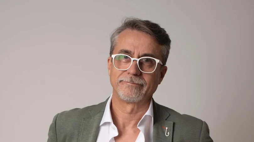 Alfredo Corell Almuzara Catedrático de Inmunología en la Universidad de Sevilla. Doctor en biología por la Universidad Complutense de Madrid